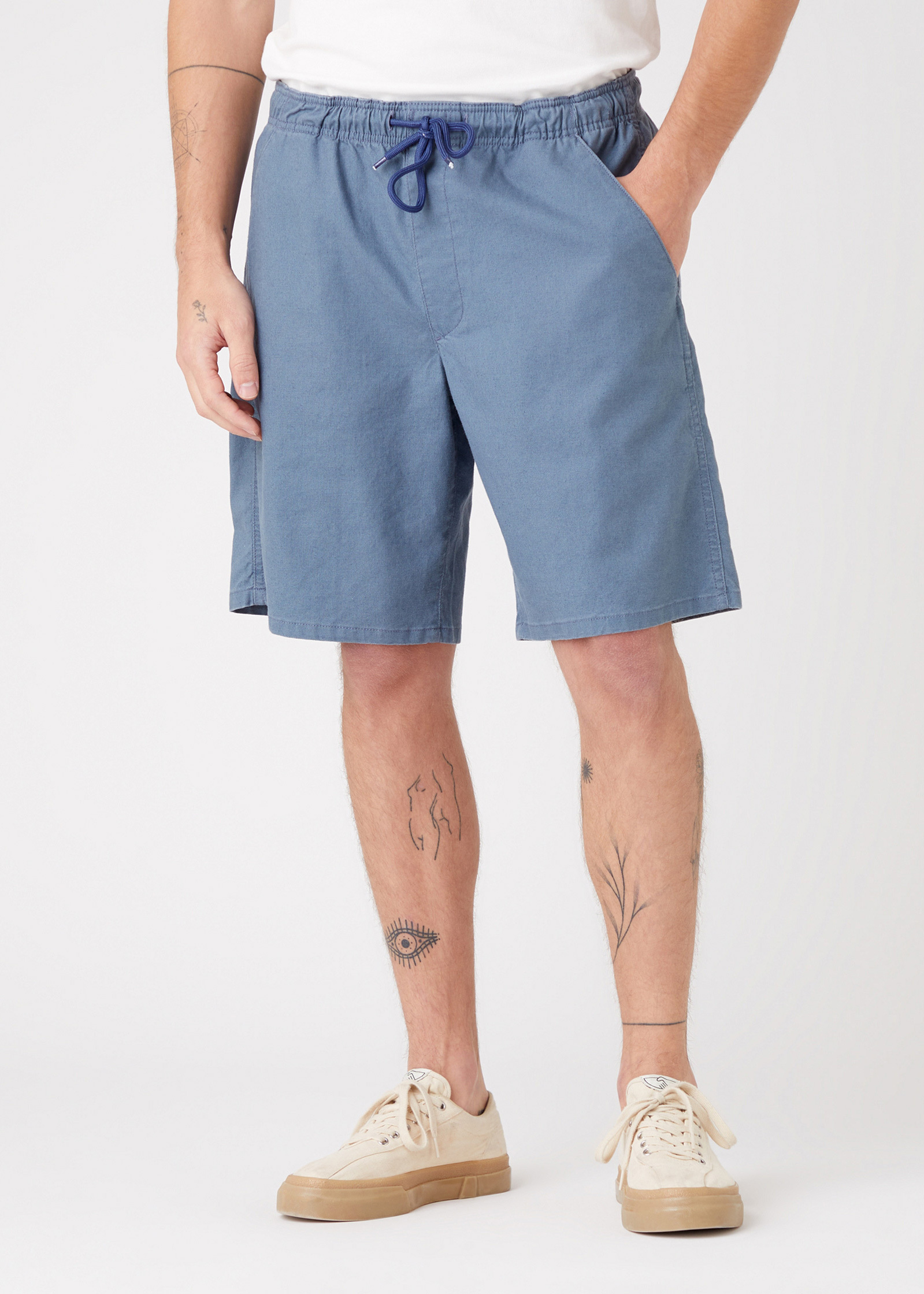 Meskie Szorty Materialowe Wrangler Bermuda Blue Mirage - W11DD9XOD