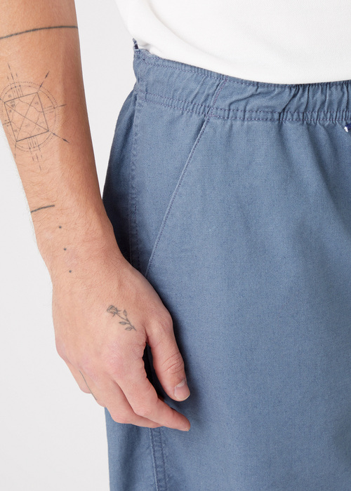 Meskie Szorty Materialowe Wrangler Bermuda Blue Mirage - W11DD9XOD