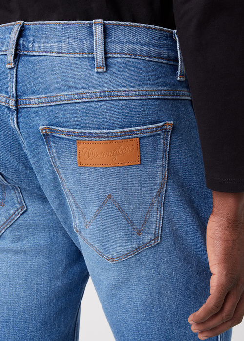 Meskie Spodnie Dzinsowe Wrangler Larston New Favorite - W18SJX21Y