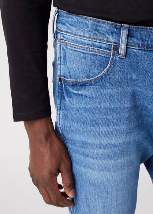 Meskie Spodnie Dzinsowe Wrangler Larston New Favorite - W18SJX21Y