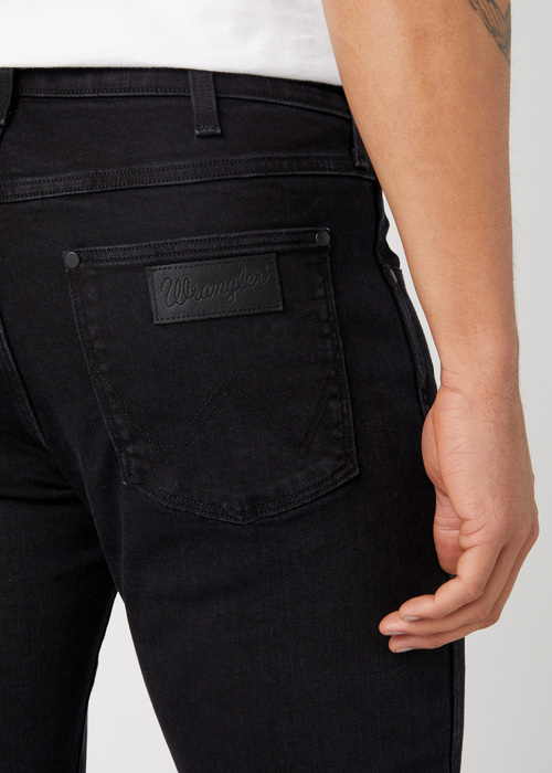 Mskie Spodnie Dinsowe Wrangler Larston Atmosphere - W18S29326