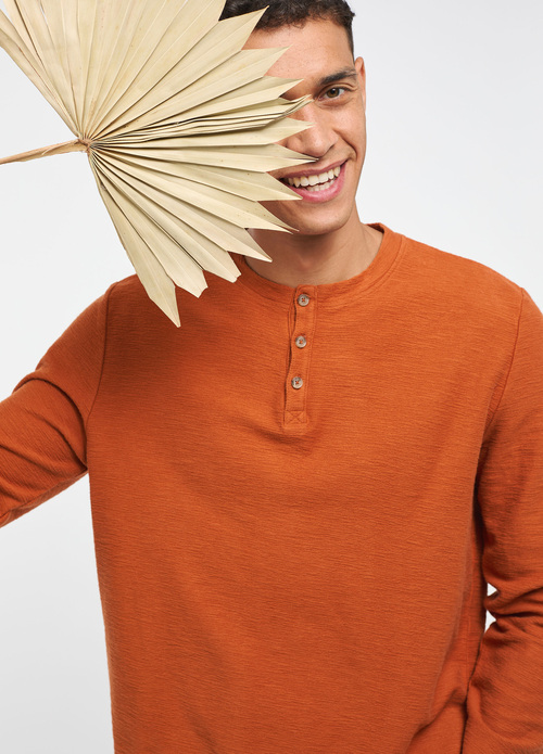 Meski Sweter Mustang Adrian C Henley Bombay Brown - 1013131-7102