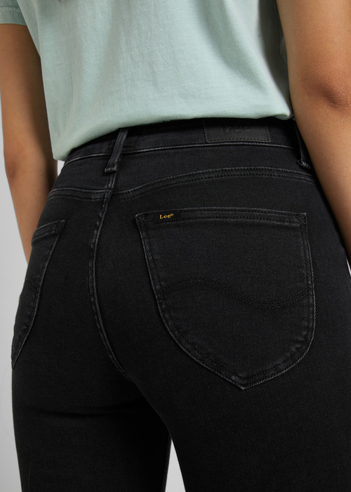 Damskie Spodnie Dzinsowe Lee Foreverfit Black Avery - L32SOZVT