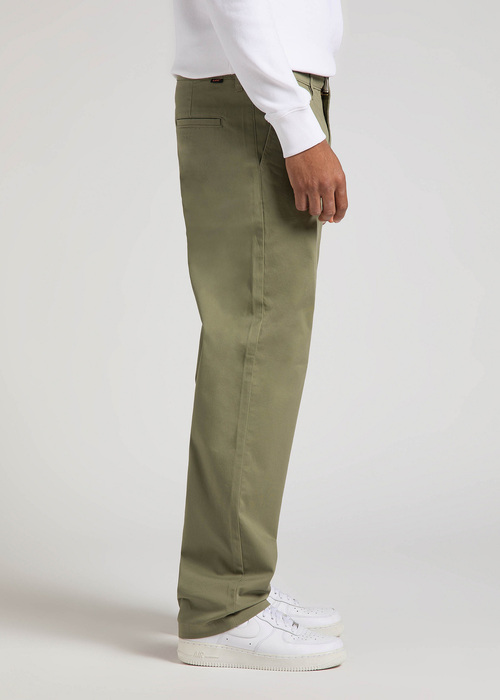 Meskie Spodnie Materialowe Lee Relaxed Chino Olive Green - L70XTY72