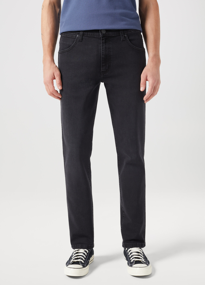 Meskie Spodnie Dzinsowe Wrangler Larston Film Noir - WRANGLER-REFINED-POLO-SHIRT