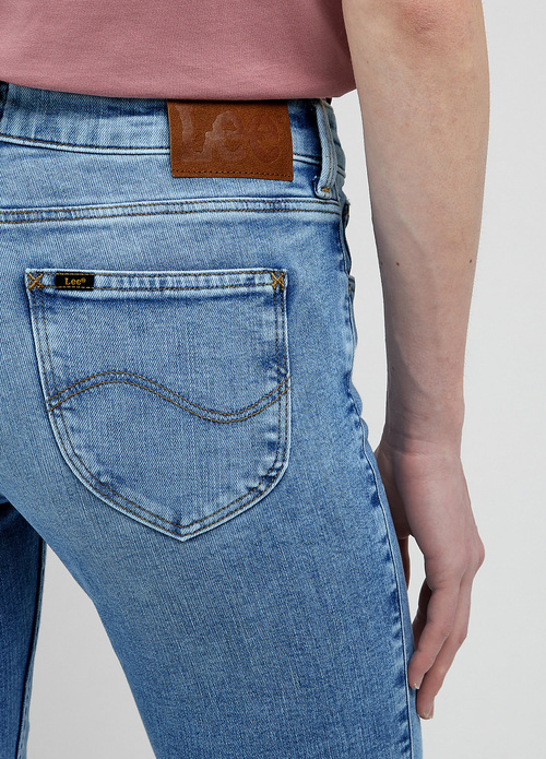 Damskie Spodnie Dzinsowe Lee Scarlett Majestic Wave - L526GUD30