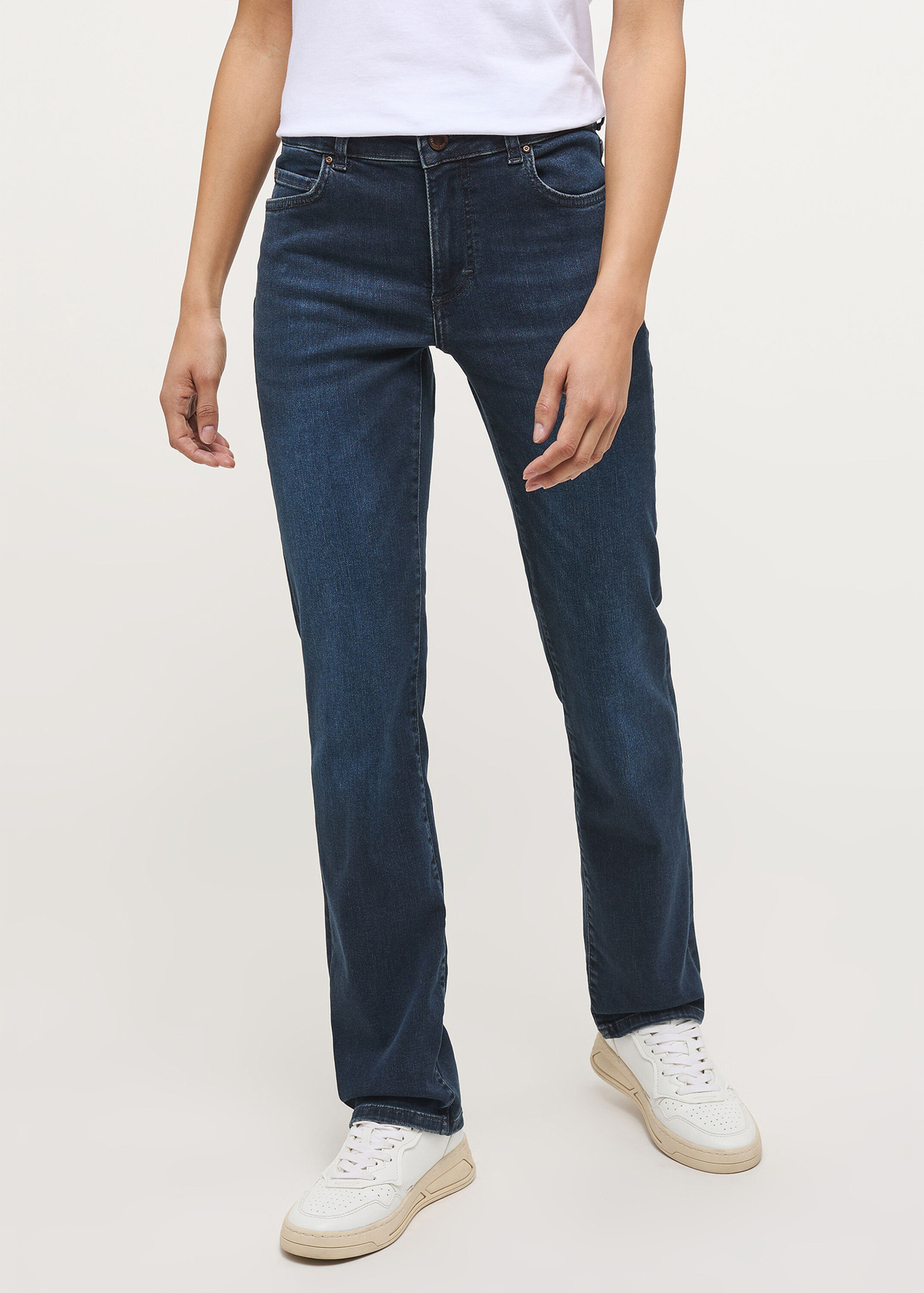 Damskie Spodnie Dinsowe Mustang Jeans Crosby Relaxed Straight Dark Denim - 1013593-5000-882
