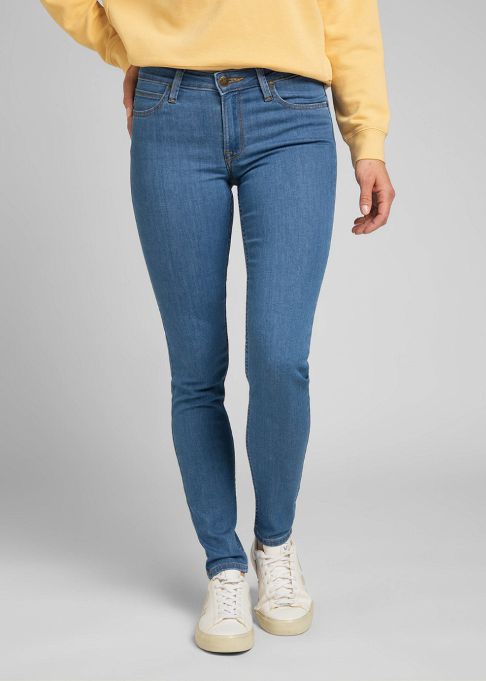 Damskie Spodnie Dzinsowe Lee Scarlett Fresh Clean Light - L526EMC38