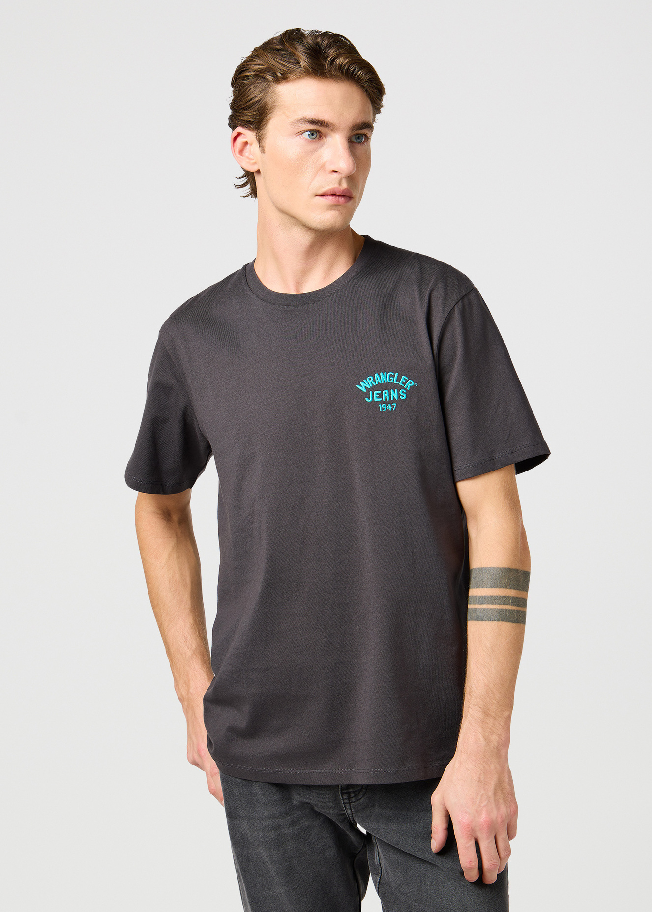Meski T Shirt Wrangler Small Logo Tee Faded Black - 112362800