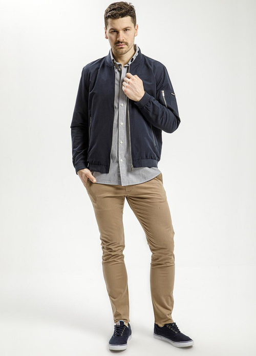 Meskie Spodnie Materialowe Cross Jeans Chino Tapered Fit Beige 165 - E-120-169