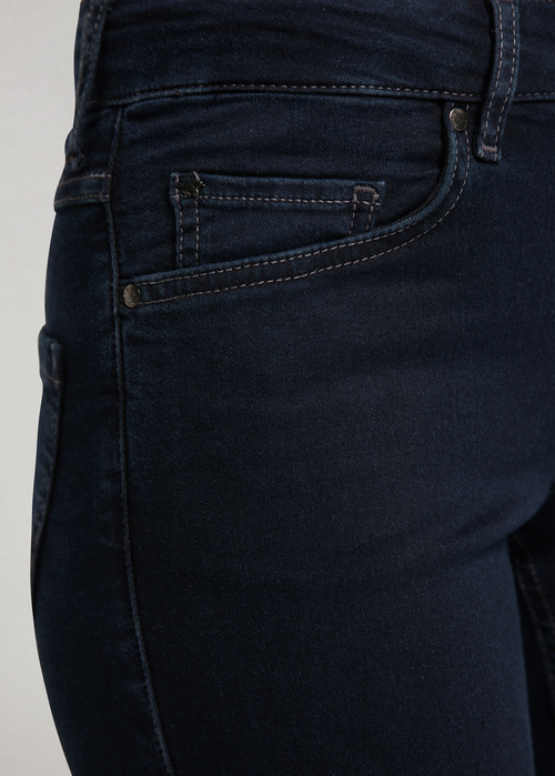 Damskie Spodnie Dzinsowe Mustang Julia 590 Dark Blue - 0553-5574-590