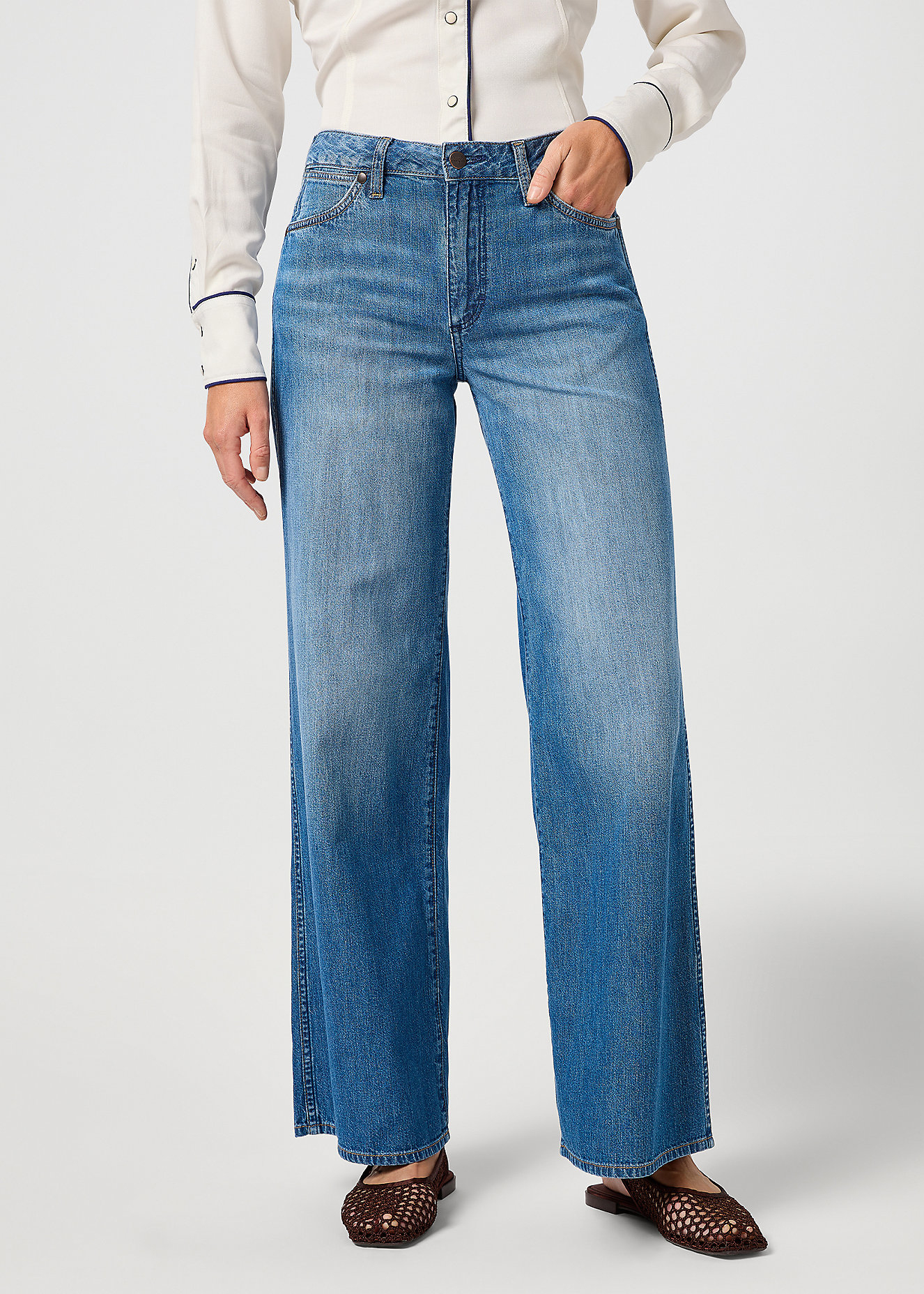 Damskie Spodnie Dzinsowe Wrangler World Wide Light Hand - 112362657