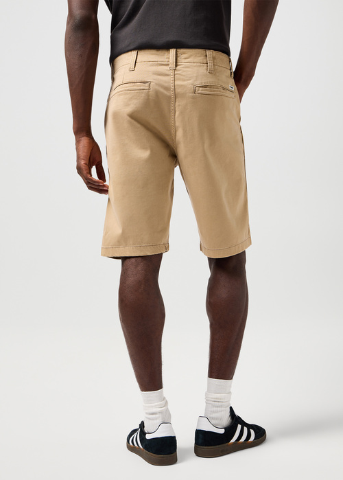 Meskie Szorty Materialowe Wrangler Chino Shorts Plaza Taupe - 112362349