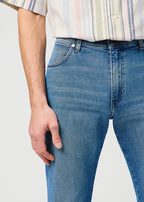 Meskie Spodnie Dzinsowe Wrangler River Bedazzled Blue - 112364424