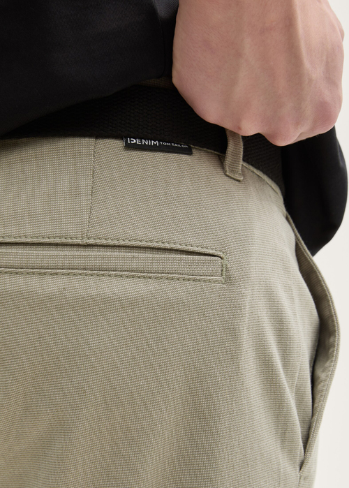 Mskie Szorty Materiaowe Tom Tailor Regular Fit Chino Shorts With Belt Olive Mini Houndstooth - 1044830-37470