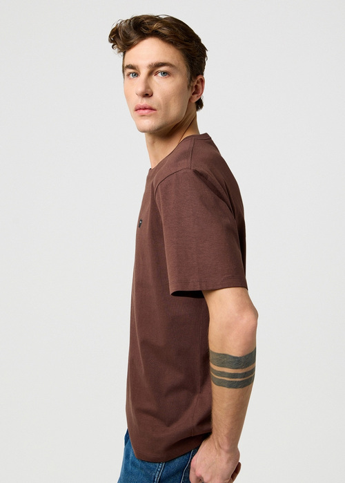 Meski T Shirt Wrangler Sign Off Tee Mahagony - 112371484