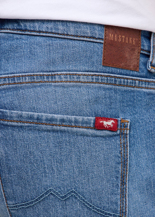 Damskie Spodnie Dzinsowe Mustang Crosby Relaxed Straight Denim Blue - 1016924-5000-782