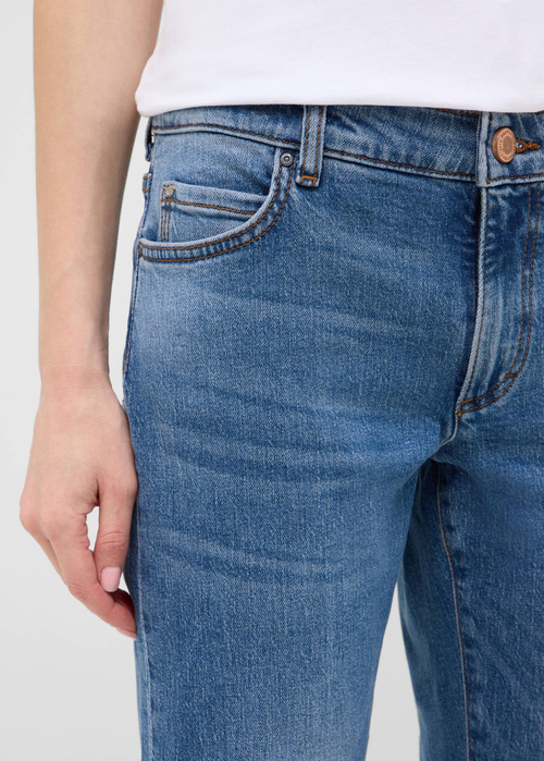 Damskie Spodnie Dzinsowe Mustang Crosby Relaxed Straight Denim Blue - 1016924-5000-782