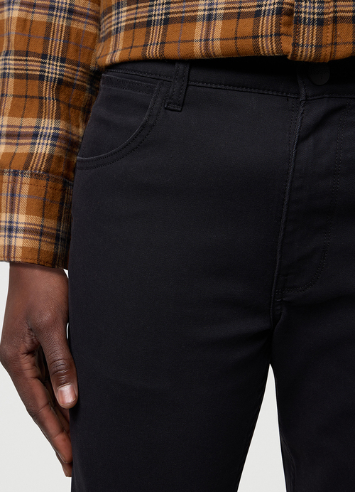 Meskie Spodnie Materialowe Wrangler Greensboro Non Denim Caviar - 112371387