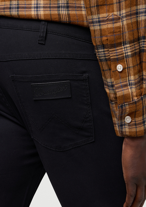 Meskie Spodnie Materialowe Wrangler Greensboro Non Denim Caviar - 112371387