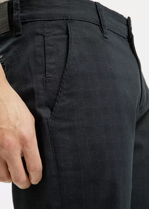 Meskie Spodnie Materialowe Ciemnoszare Chinosy Cross Jeans - F-194-281