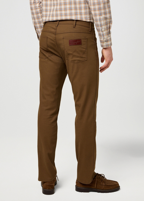 Meskie Spodnie Materialowe Wrangler Greensboro Dark Earth - 112371571