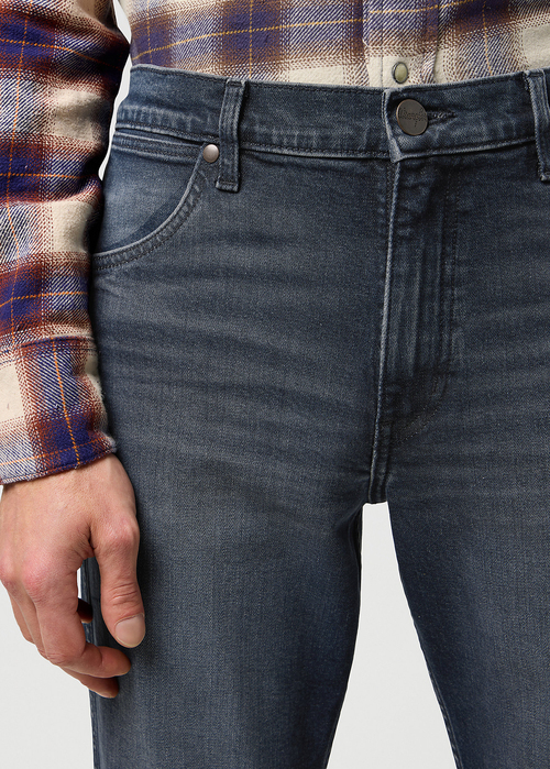 Meskie Spodnie Dzinsowe Wrangler Greensboro Ocean Storm - 112370847