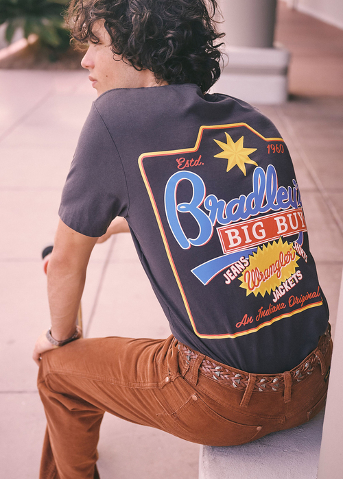 Meski T Shirt Wrangler X Stranger Things Bradleys Big Buy Tee Washed Black - 112378548