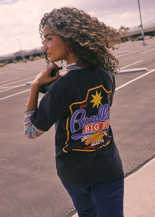 Meski T Shirt Wrangler X Stranger Things Bradleys Big Buy Tee Washed Black - 112378548