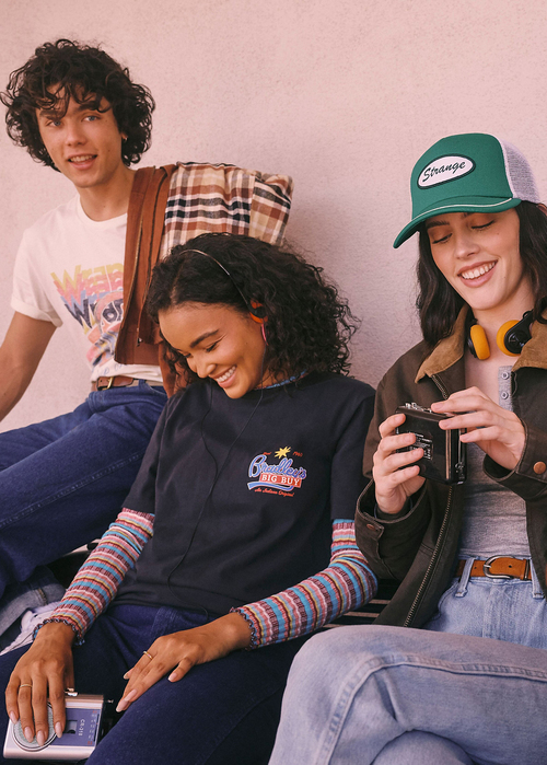 Meski T Shirt Wrangler X Stranger Things Bradleys Big Buy Tee Washed Black - 112378548