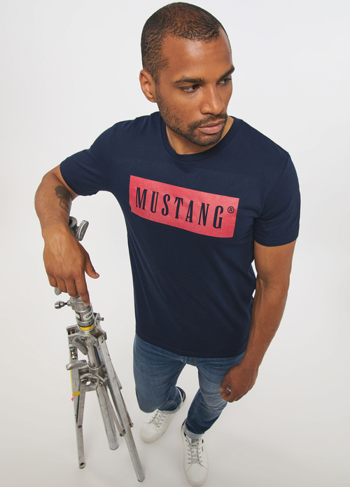 Meski T Shirt Mustang Alex C Logo Tee Blue Nights - 1013223-4085
