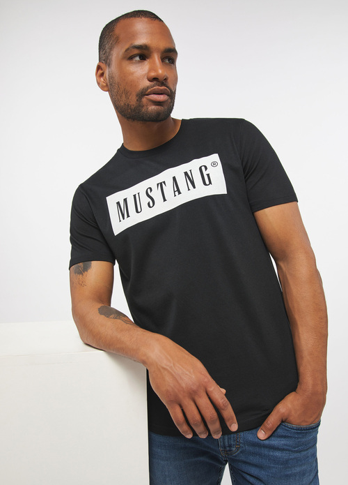 Meski T Shirt Mustang Alex C Logo Tee Black - 1013223-4142
