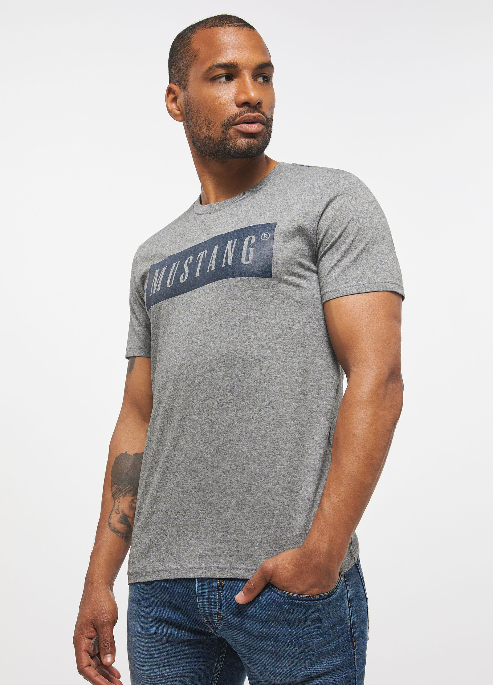 Mustang Alex C Logo Tee Mid Grey Melange - 1013223-4140 Mustang Alex C Logo Tee Mid Grey Melange - 1013223-4140