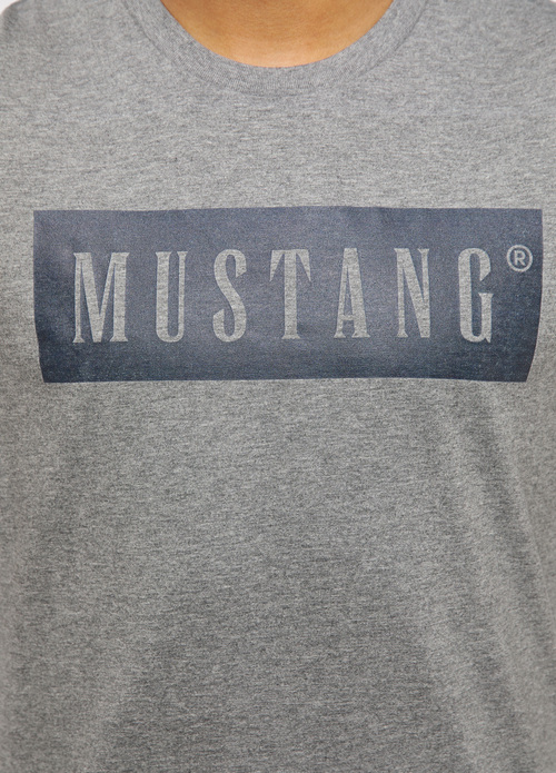 Meski T Shirt Mustang Alex C Logo Tee Mid Grey Melange - 1013223-4140