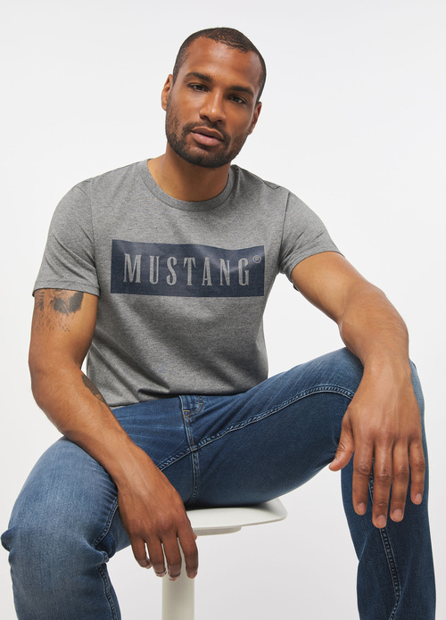 Meski T Shirt Mustang Alex C Logo Tee Mid Grey Melange - 1013223-4140
