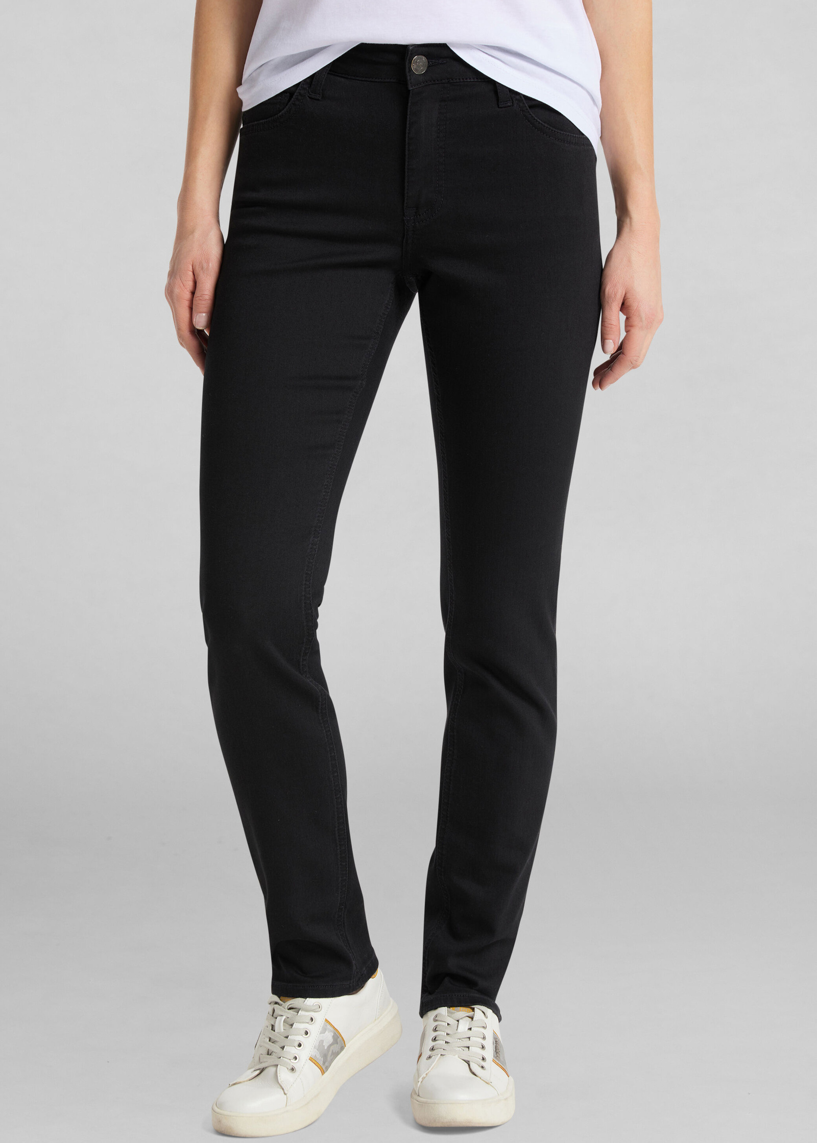 Damskie Spodnie Dzinsowe Mustang Rebecca 490 Black - 0533-5575-490