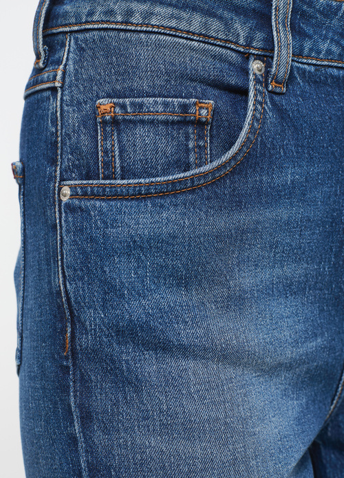 Damskie Spodnie Dzinsowe Mustang Moms Jeans Denim Blue - 1013162-5000-582