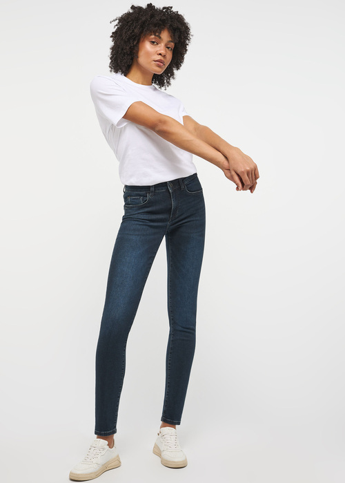 Damskie Spodnie Dzinsowe Mustang Jeans Shelby Slim Denim Blue - 1013582-5000-882